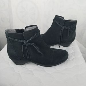 Abeo B.I.O. Nella black leather booties 7N GUC